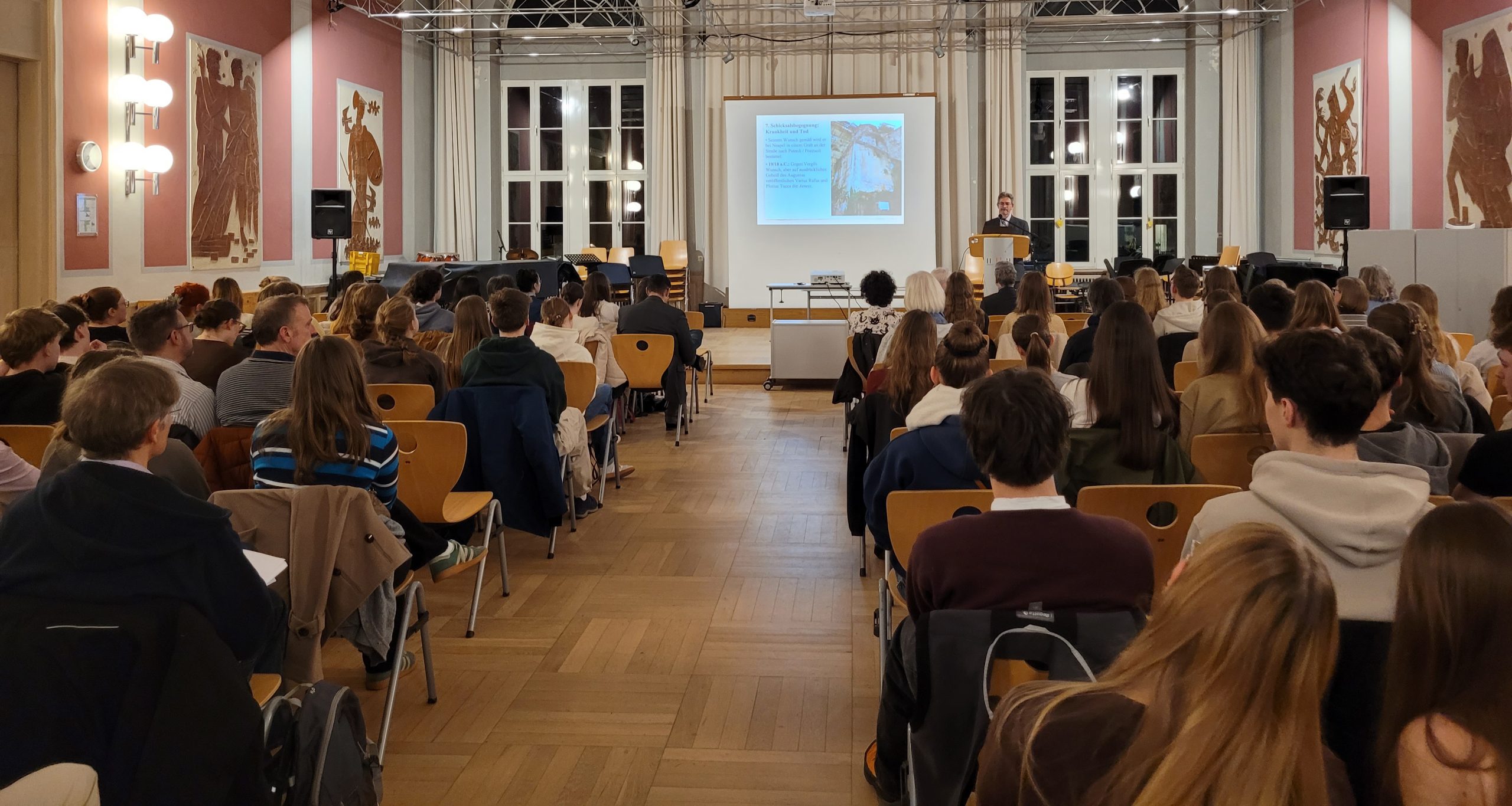 Zwei interessante Vorträge zu den Sternchenthemen in den Fächern Latein und Griechisch