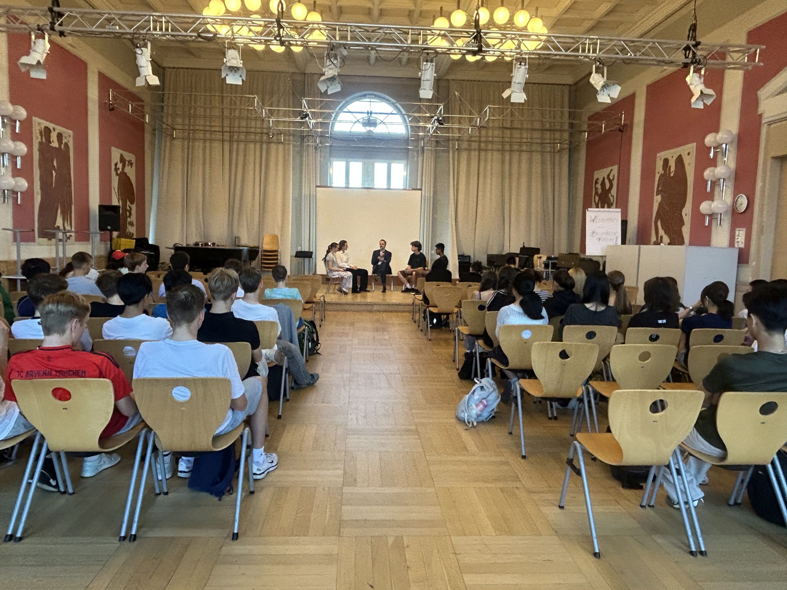 Podiumsdiskussion mit dem Abgeordneten des Europaparlaments, Prof. Dr. René Repasi (SPD)